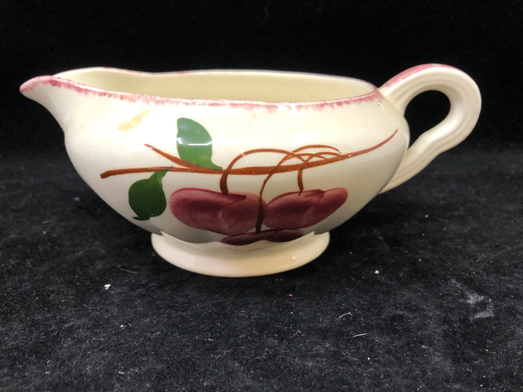 VTG CRAB APPLE GRAVY BOAT.