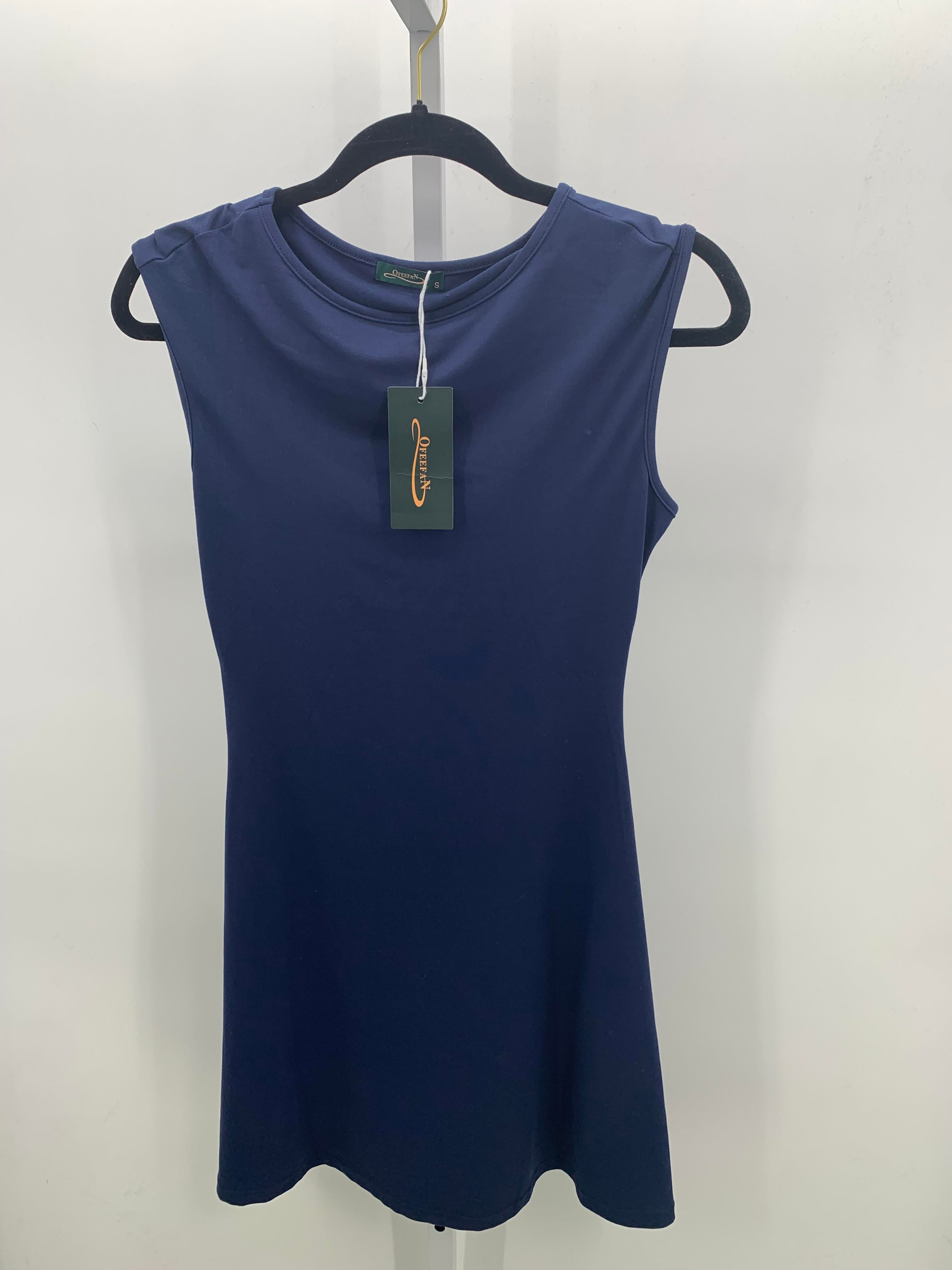 Size Small Misses Sleeveless Dress