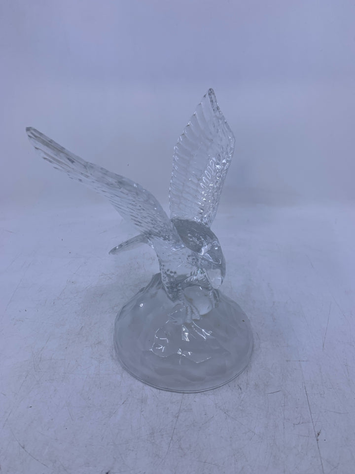 GLASS EAGLE W/ WINGS OUT FROSTED BASE.