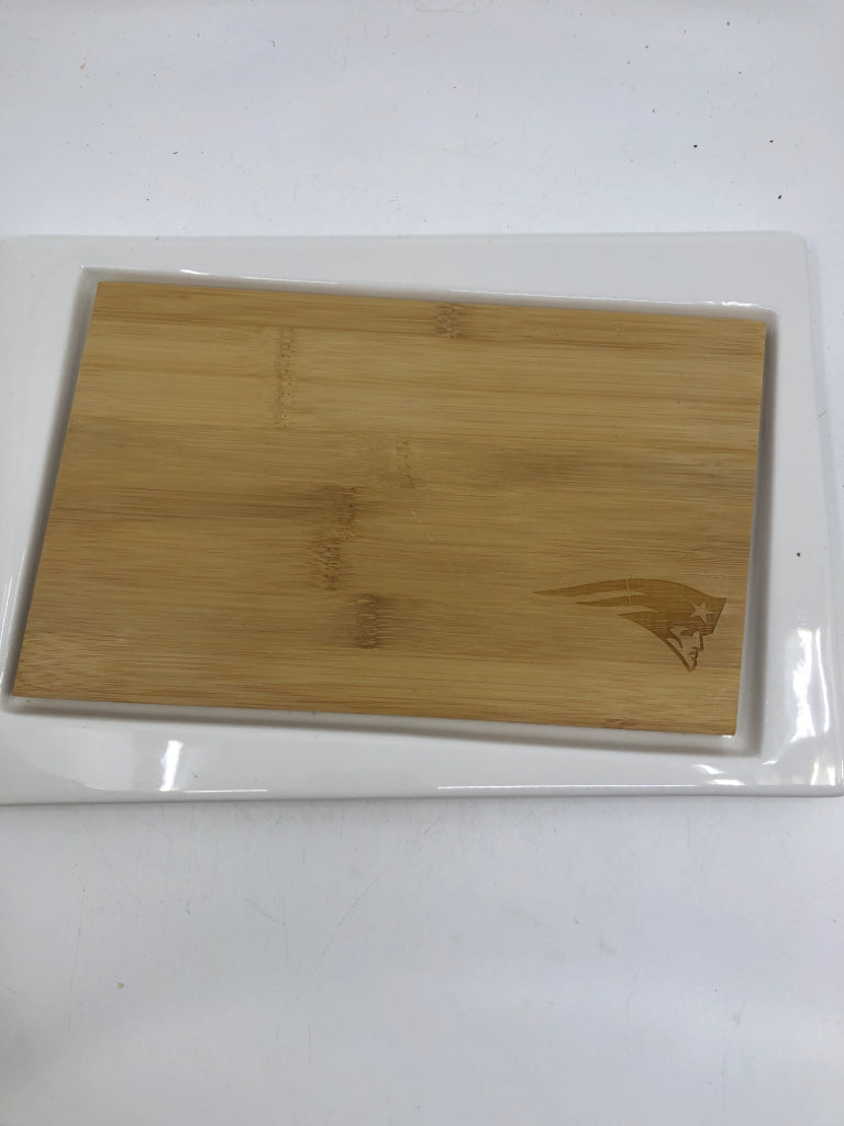 PATRIOTS WOOD/WHITE CERAMIC CHEESE BOARD RECTANGLE.