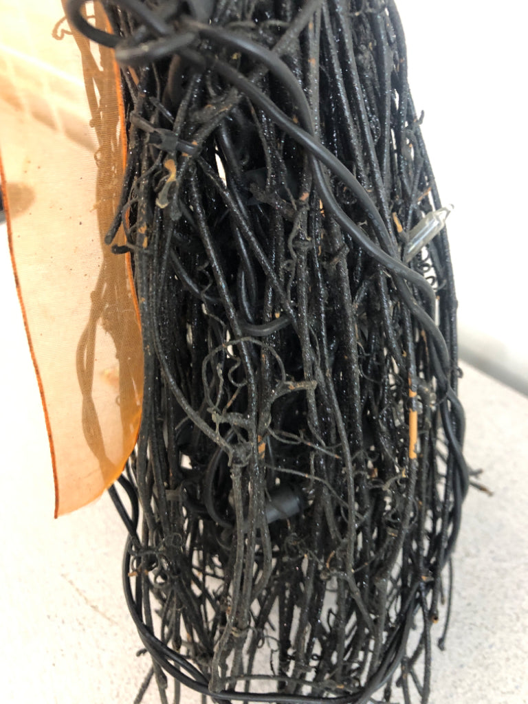 LIGHT UP SPARKLY WITCHES BROOM.