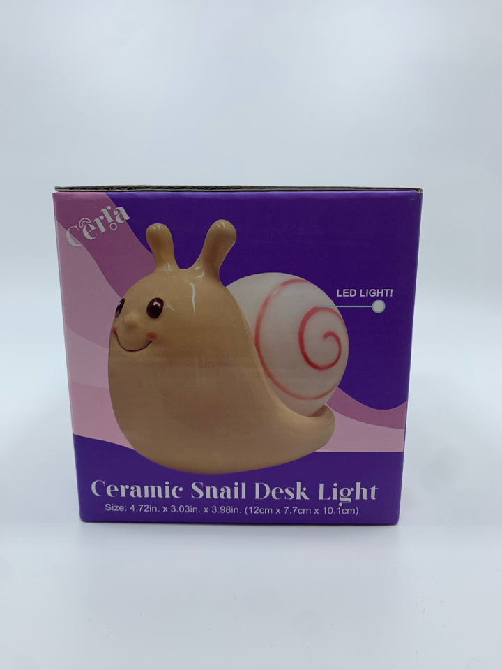 NIB CERAMIC SNAIL DESK LIGHT.
