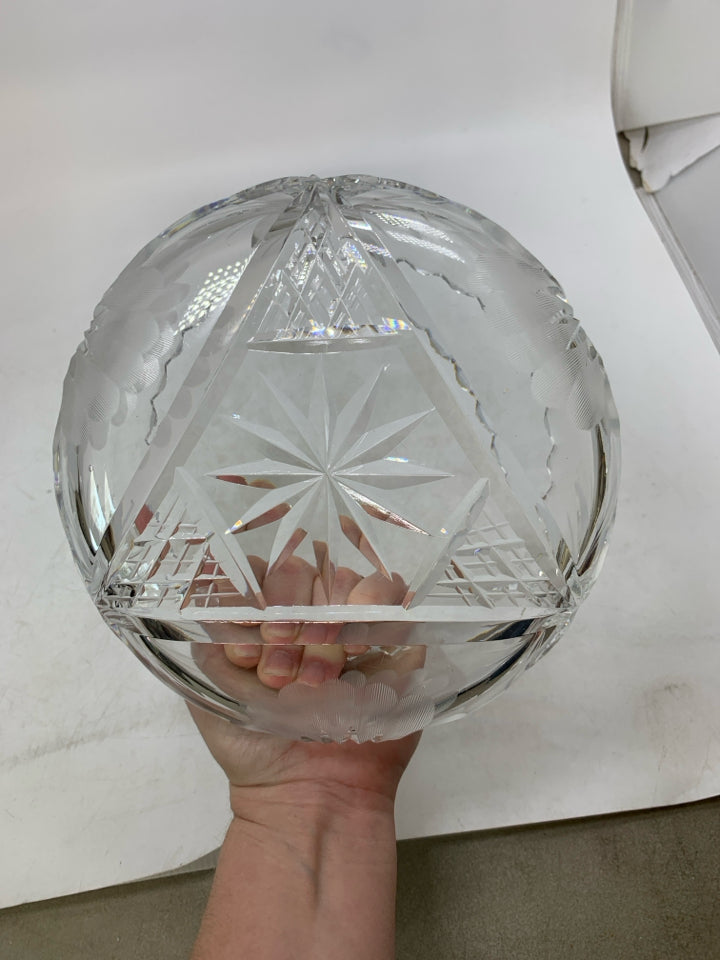 CRYSTAL BOWL W/ FLOWER ETCHING/ STAR DESIGN.
