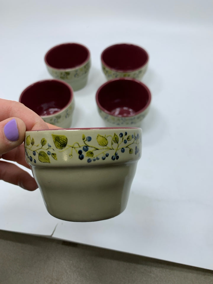5 MINI STONEWARE BOWLS.