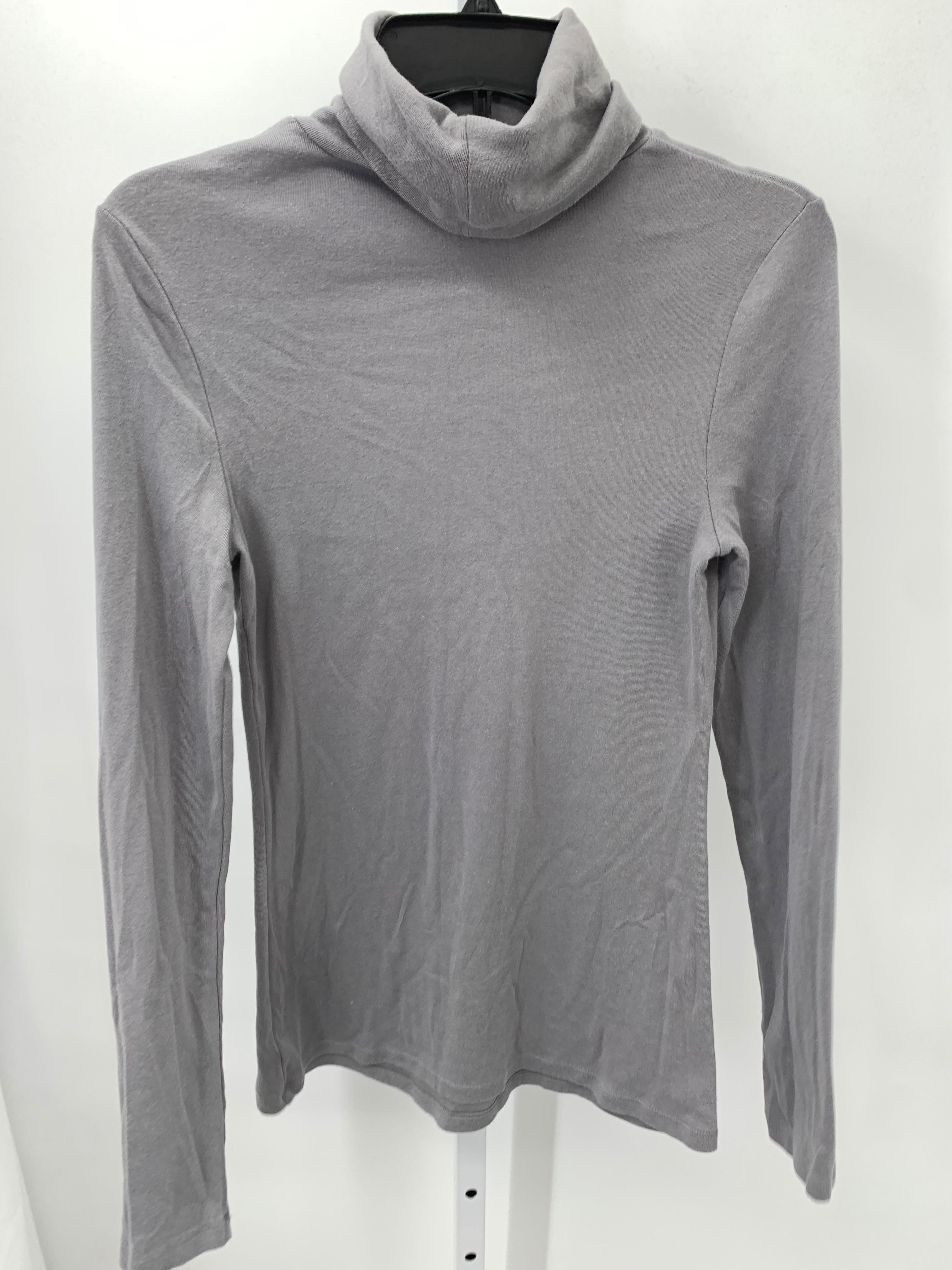 Old Navy Size Medium Misses Long Sleeve Shirt