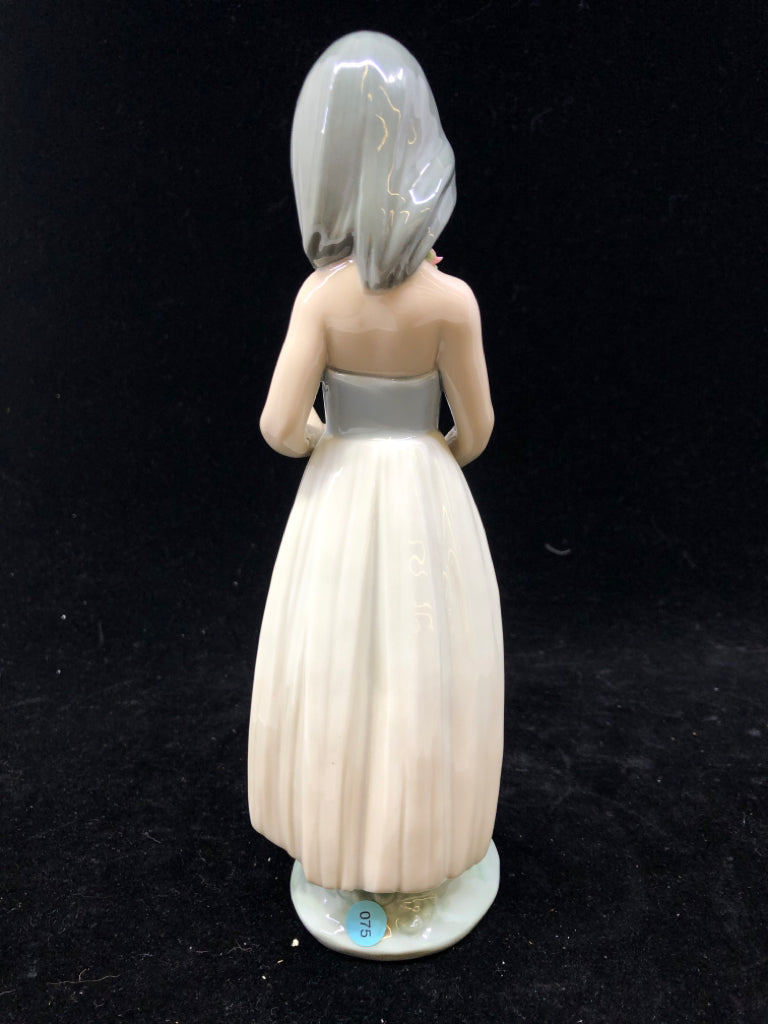 LLADRO HULA GIRL W DOVE.