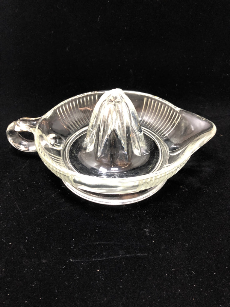 CLEAR GLASS JUICER.