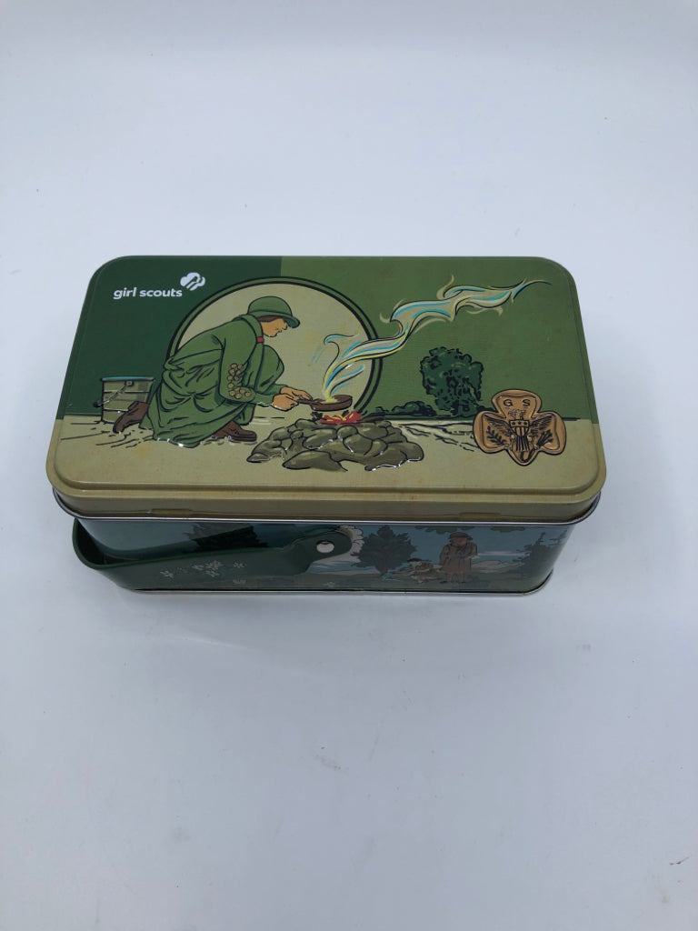 GIRL SCOUT TIN W/ HANDLE.