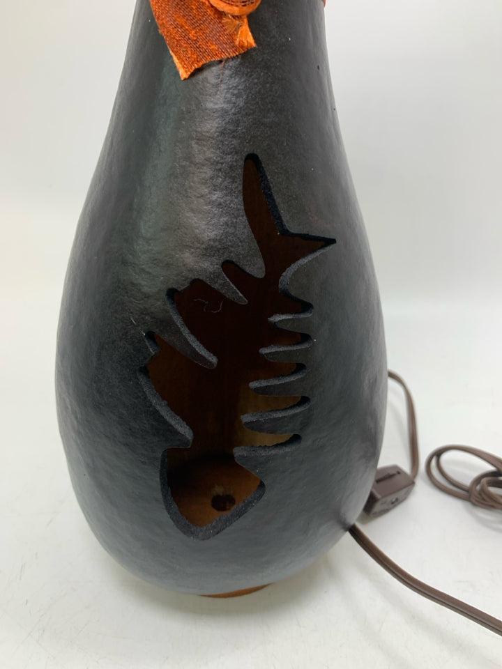 MEADOWBROOKE GOURDS HAND PAINTED COLE THE CAT SILHOUETTE GOURD ART FIGURE LAMP.