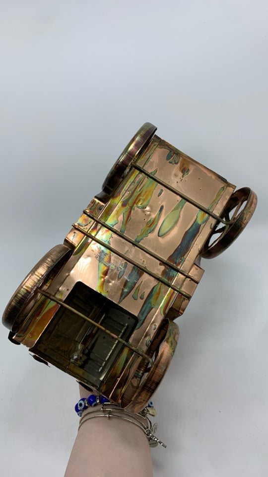 VTG COPPER CAR CANDLE HOLDER.