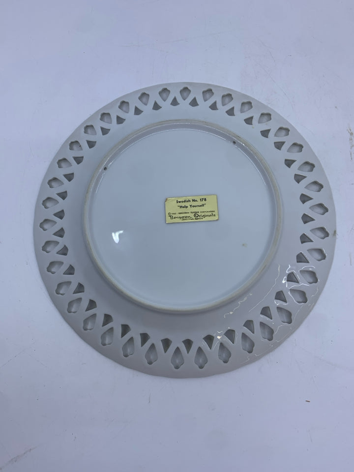 VTG SWEDISH HELP YOURSELF PLATE W LACE EDGES.