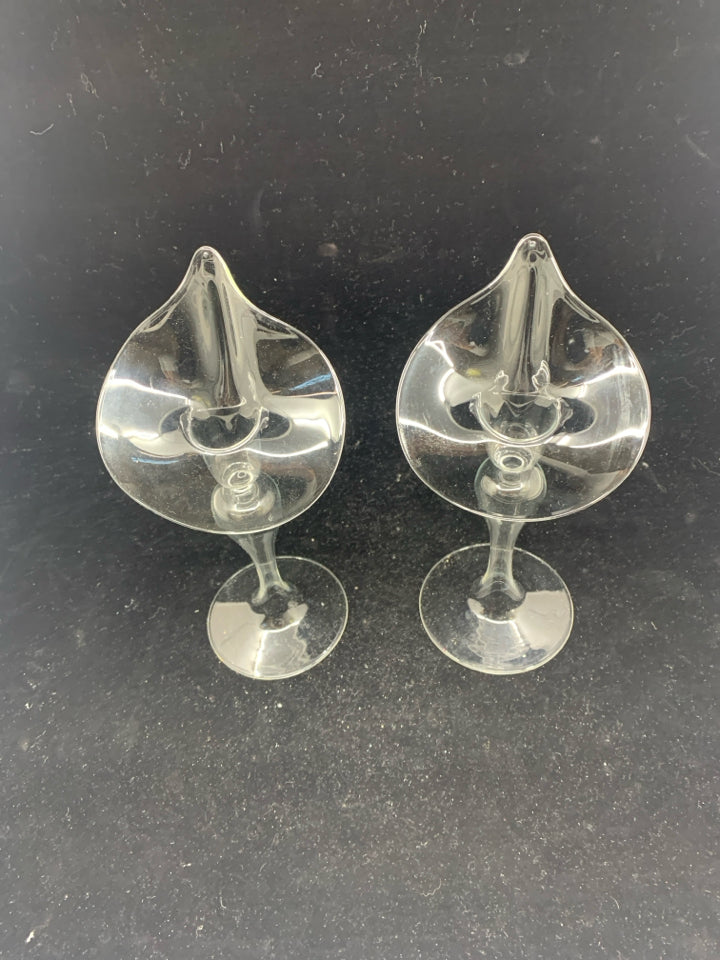 2 DELICATE TAPERED CALLA LILLY CANDLE HOLDERS CLEAR GLASS W/ FLARED DESIGN.