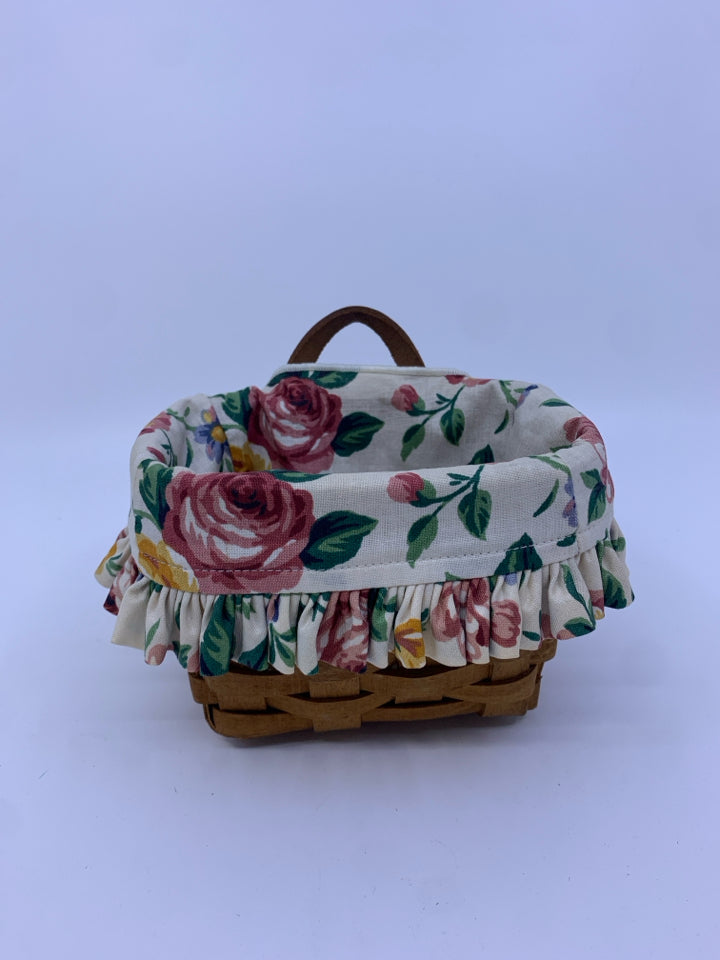 SMALL WALL HANGING BASKET W FLORAL LINER.