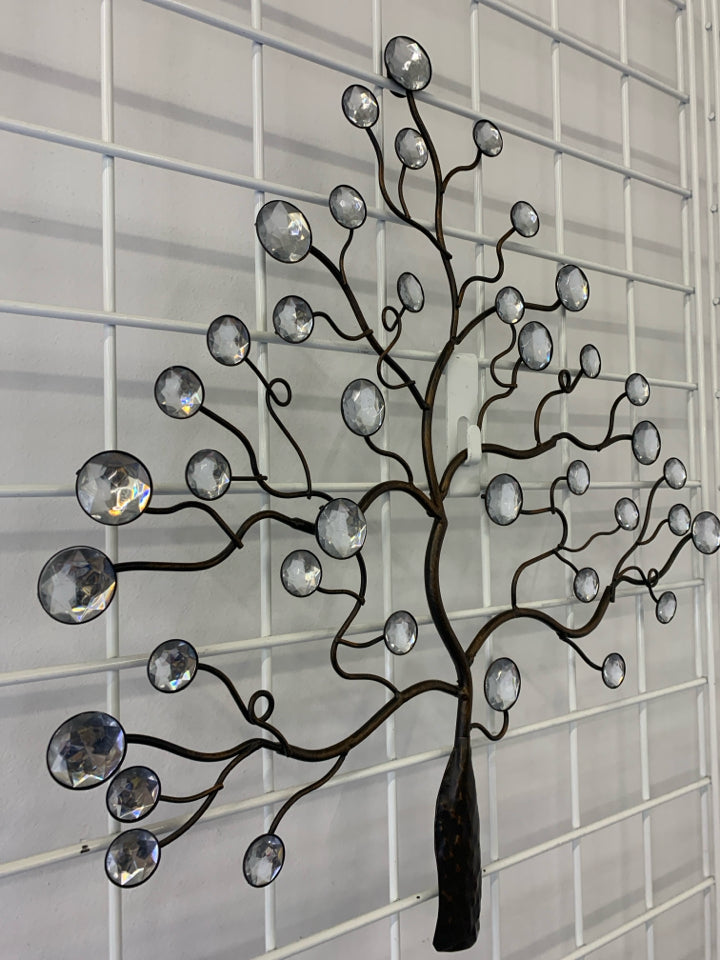 BROWN METAL TREE WALL ART.