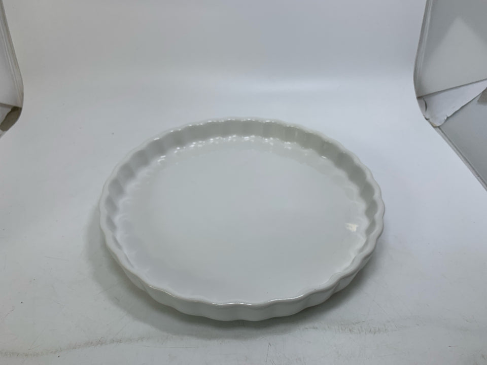 WHITE STONEWARE TART/QUICHE DISH.