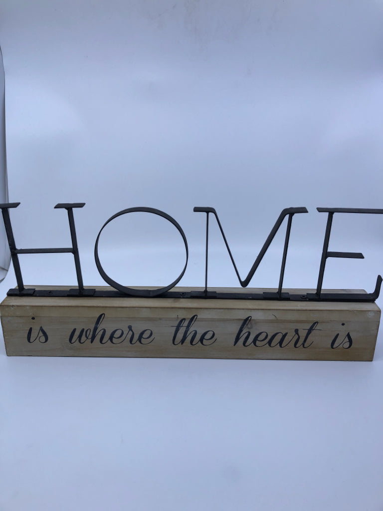 METAL HOME ON DISTRESSED BLOCK SIGN.