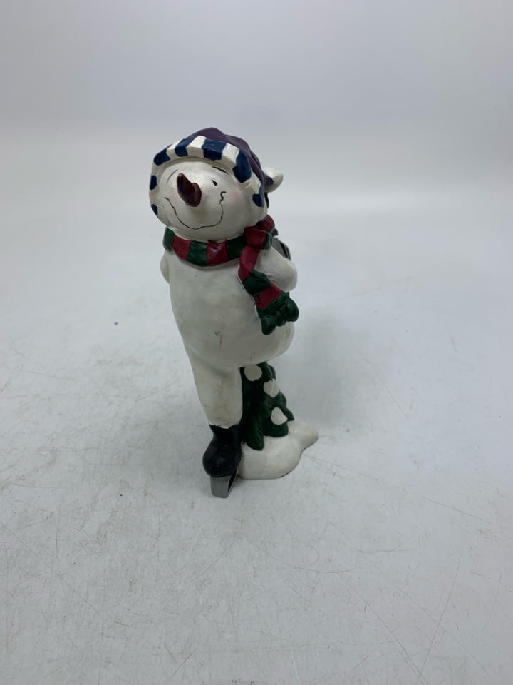 RESIN SNOWMAN SKATING.
