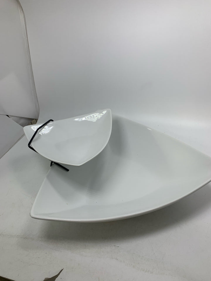 2 PC TRIANGLE CHIP/DIP BOWL.