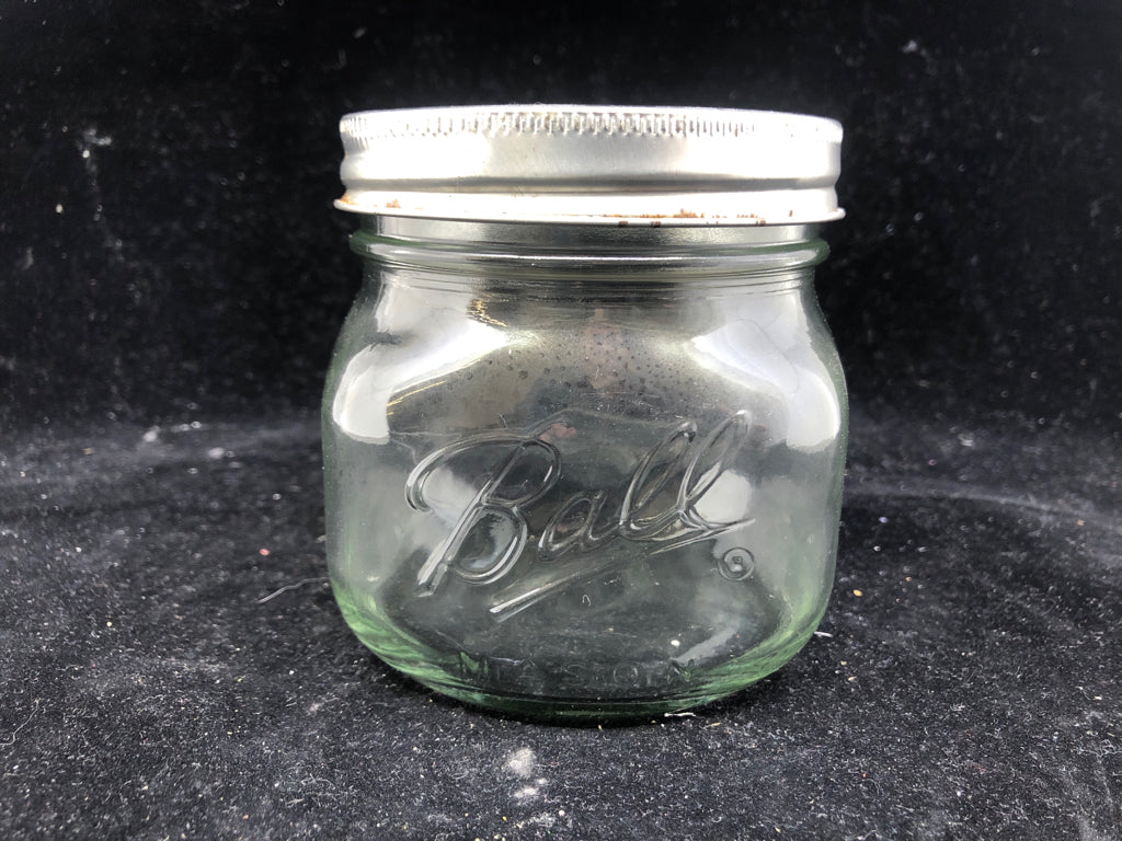 BALL JAR W/ LID.