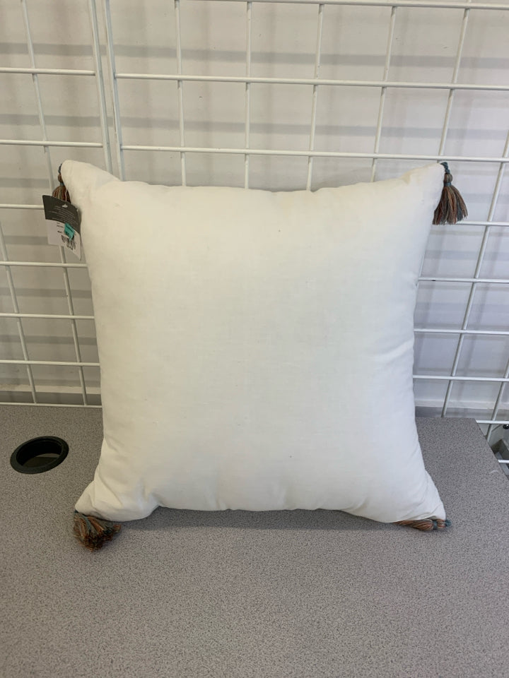 MEDALLION EMBROIDERED PILLOW W/TASSLES.