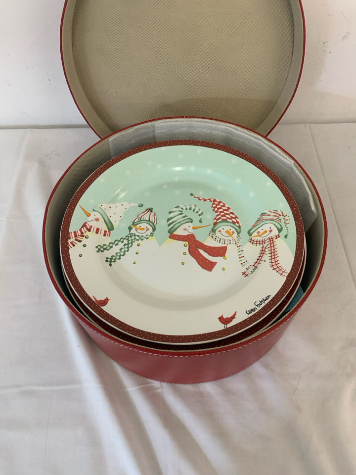 10 SNOWMAN DINNER PLATES IN RED BOX.