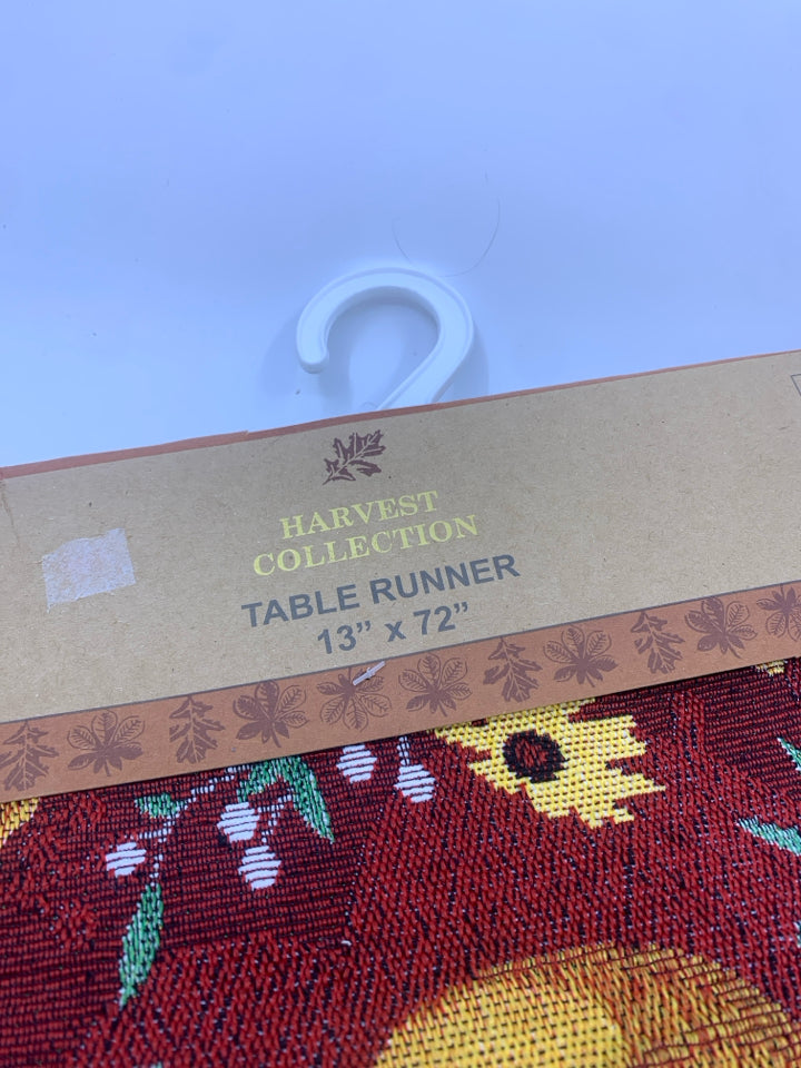 NIP MAROON PUMPKIN/FLOWERS TABLE RUNNER.