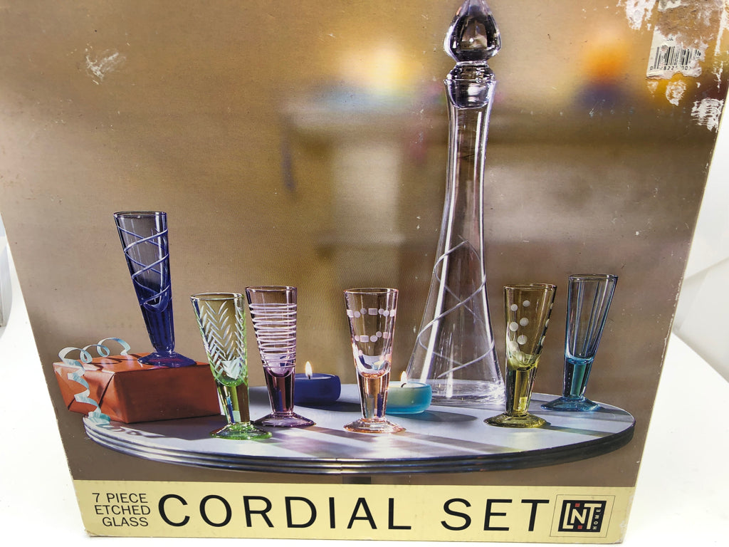 NIB 7 PC ETCHED GLASS CORDIAL SET.