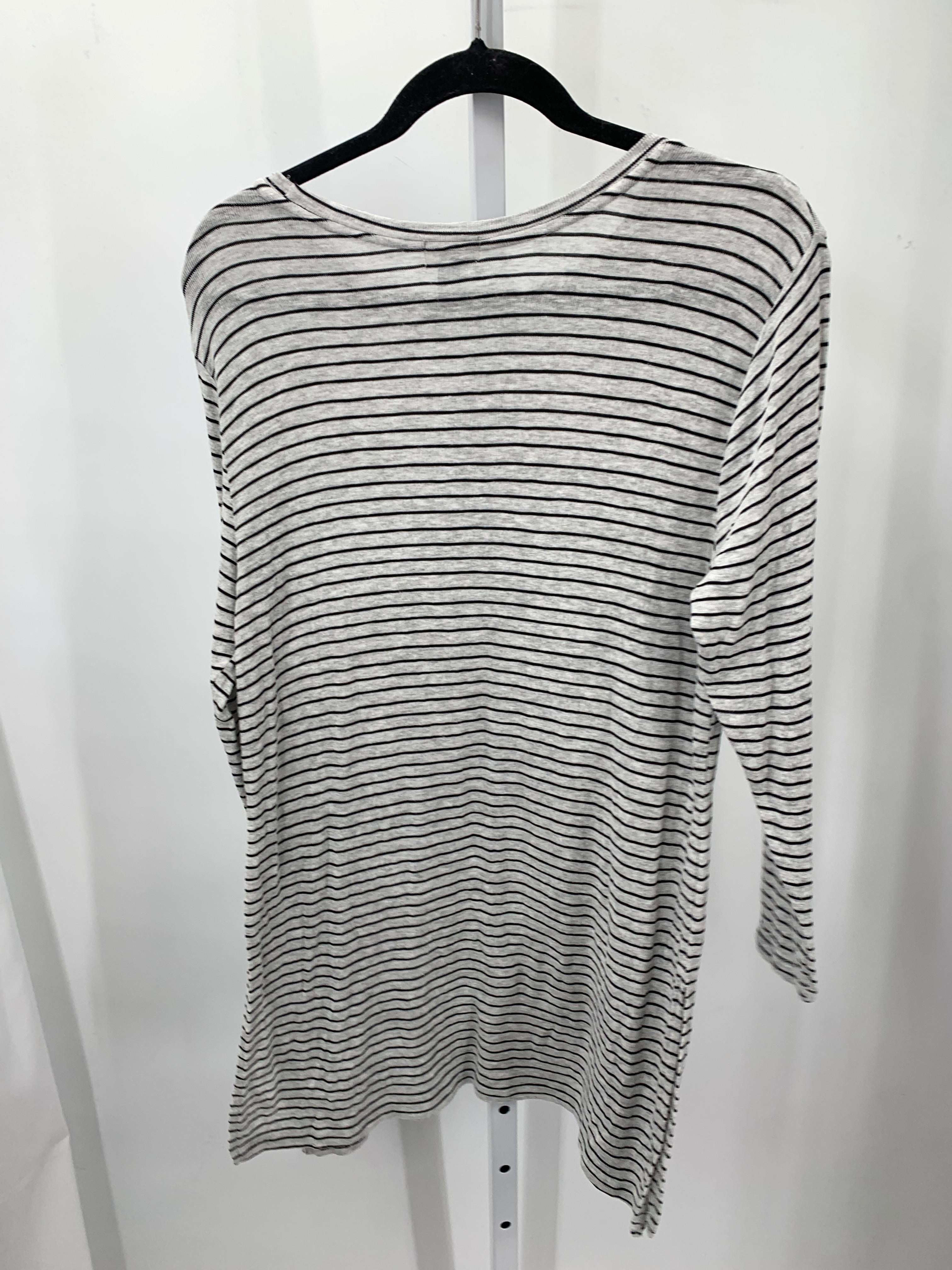 Old Navy Size Medium Misses Long Sleeve Shirt