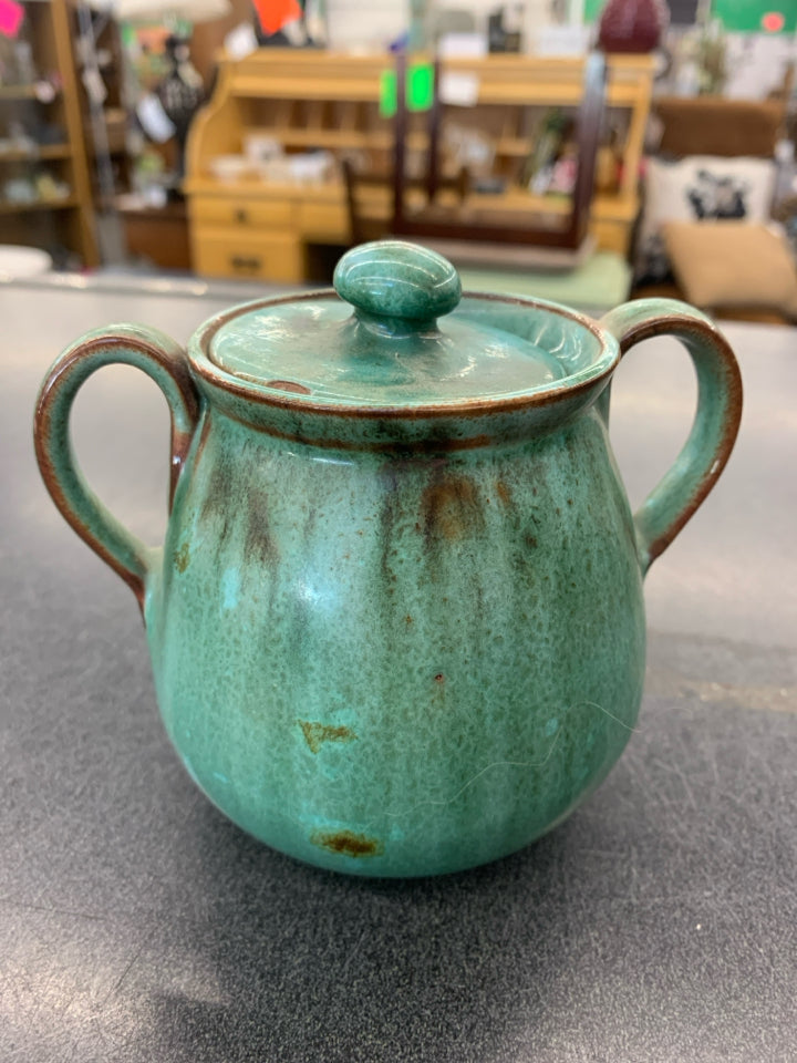 TEAL CERAMIC SUGAR DISH W/LID.