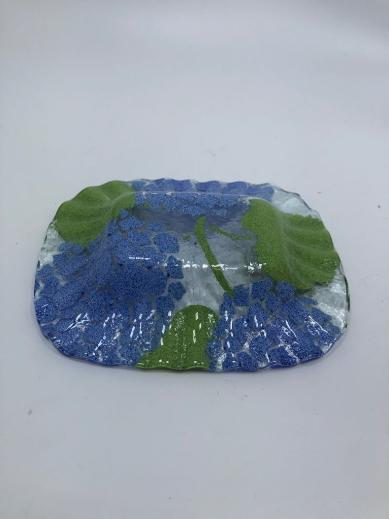 BLUE/GREEN FLOWER FUSED GLASS DISH.