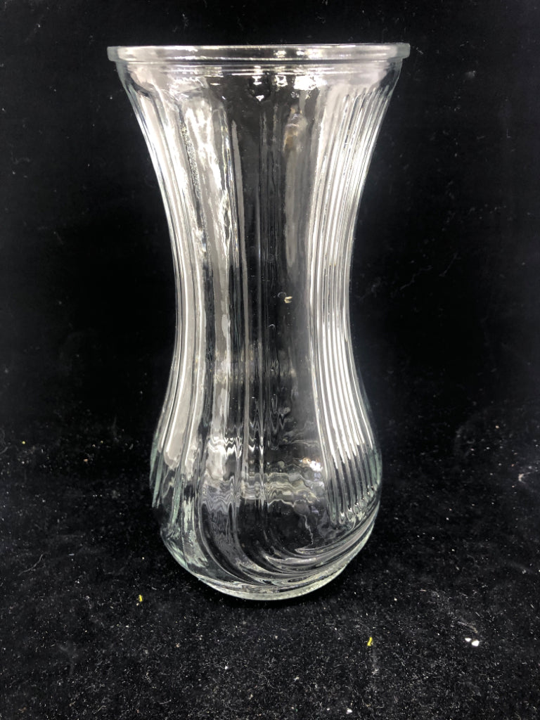 RIBBED FLARED VASE.