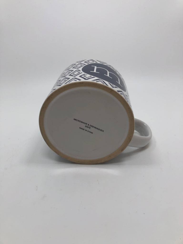 BLUE DIAMOND "M" MUG.