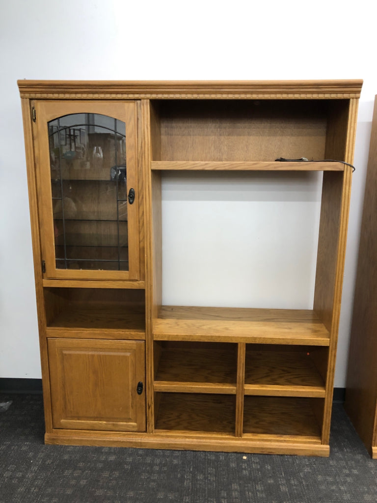OAK ENTERTAINMENT CENTER W/6 CUBBIES, 1 STORAGE DRAWER&1 GLASS STORAGE CASE W/3