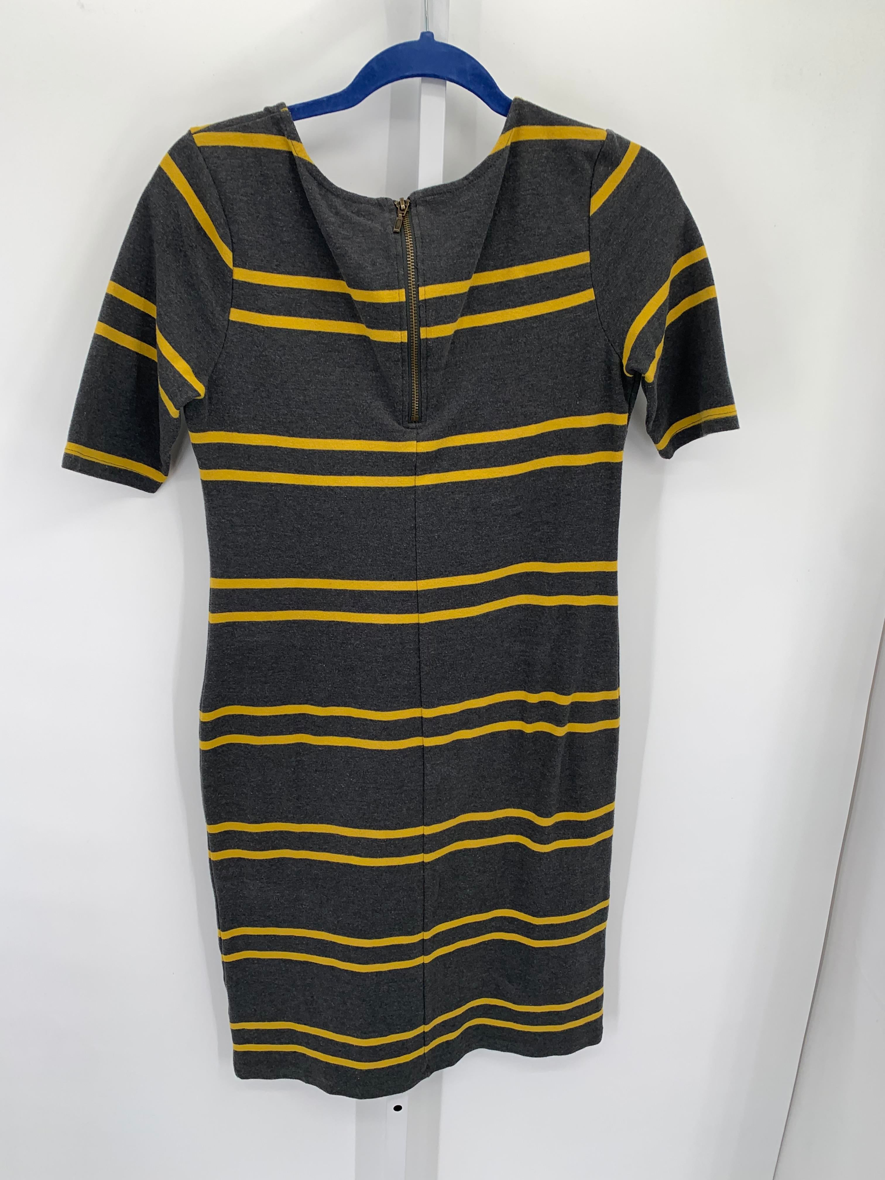 Old Navy Size Medium Misses Short Sleeve Dress