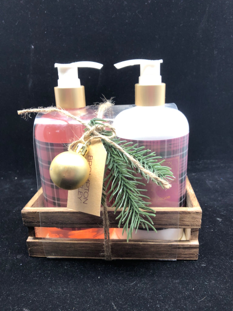 NIP SOAP SET.