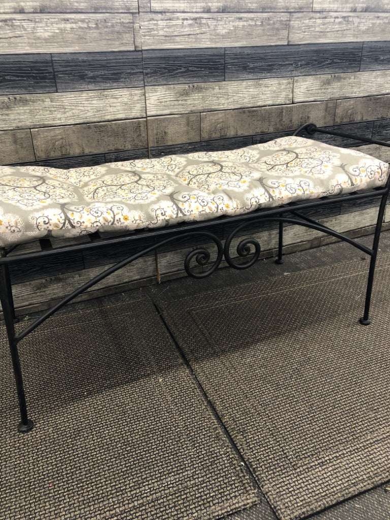HEAVY METAL BENCH W/ TREES CUSHION.
