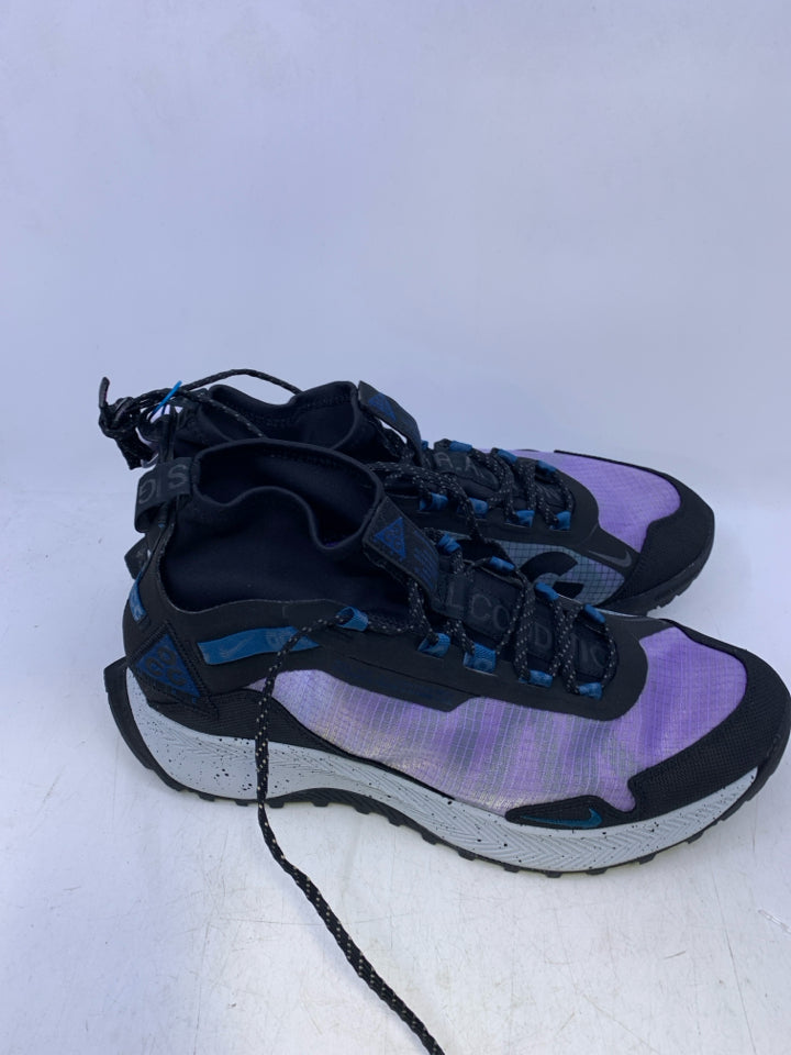 Nike Size 10.5 Unisex Sneakers