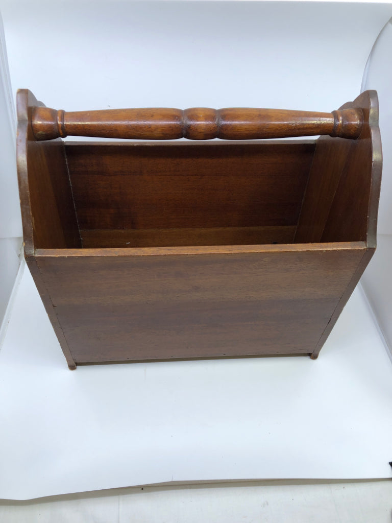 VTG DARK WOOD MAGAZINE RACK.