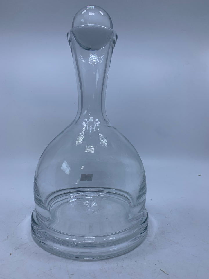 VTG HEAVY GLASS FLAT BOTTOM DECANTER W/ SPHERE STOPPER.