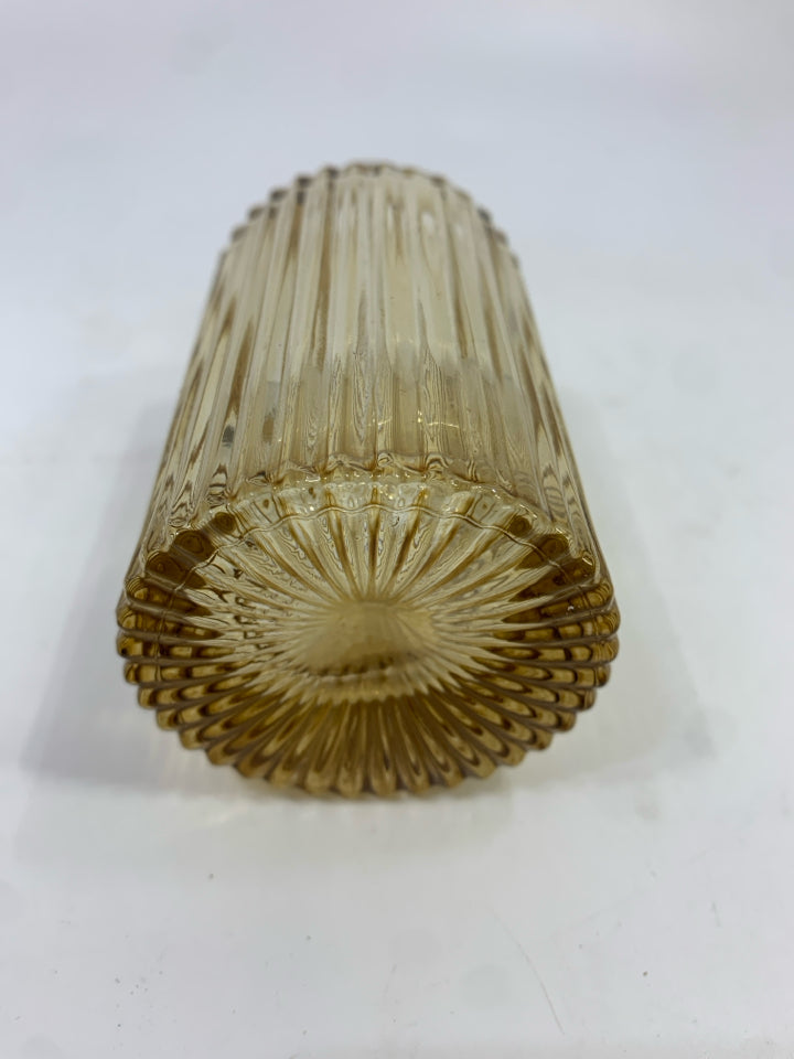 SMALL RIBBED AMBER GLASS BUD VASE.