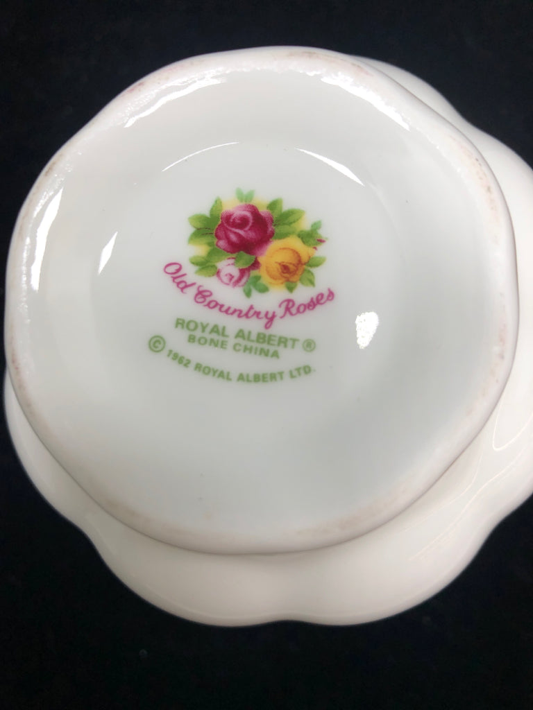 OLD COUNTRY ROSES CREAMER.