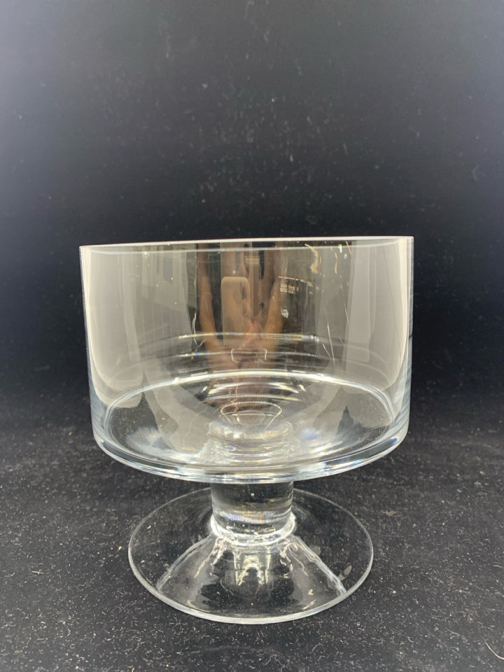 FOOTED THICK GLASS TRIFLE BOWL.