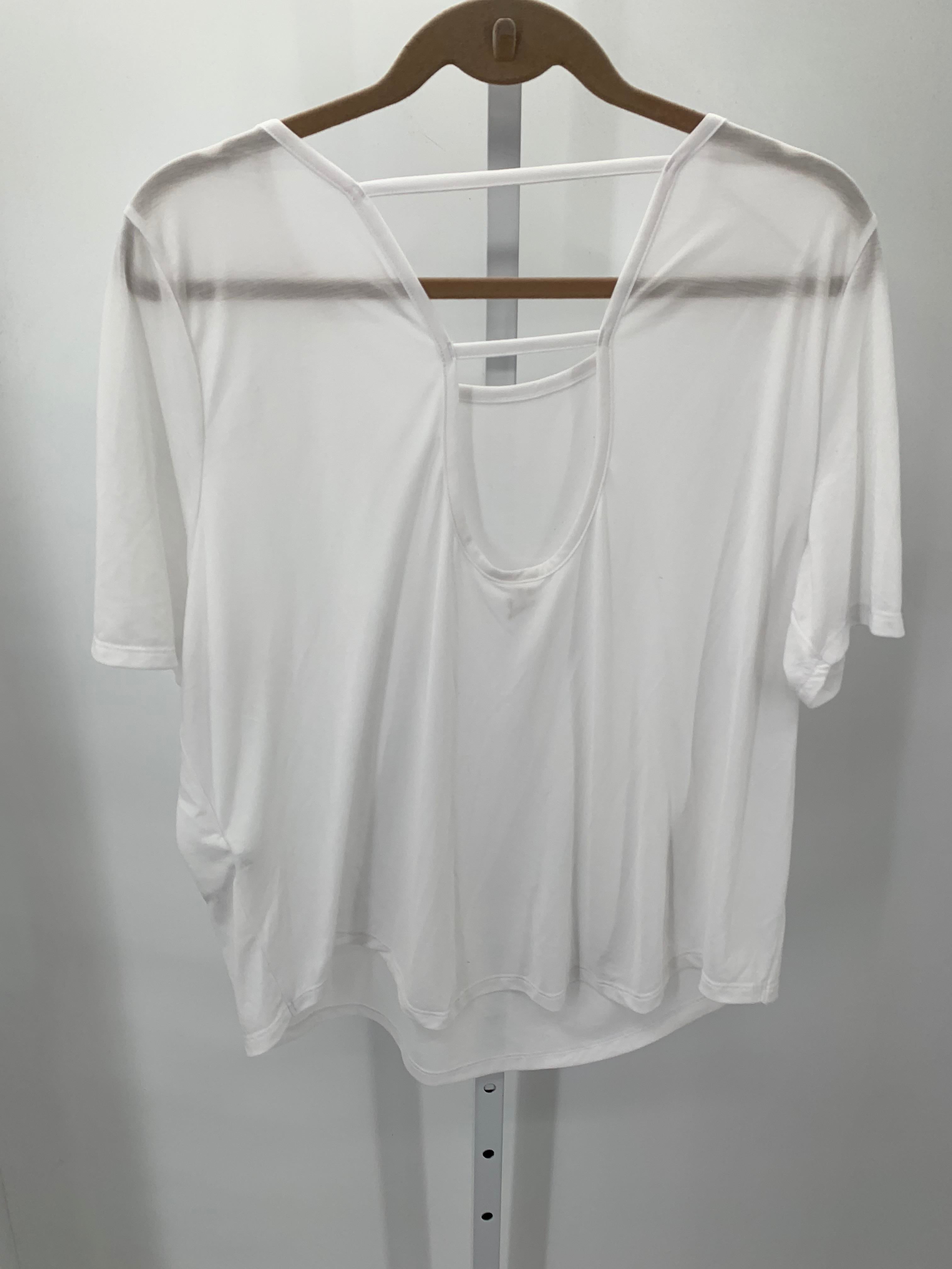 Under Armour Size Extra Large Misses Short Sleeve Shirt