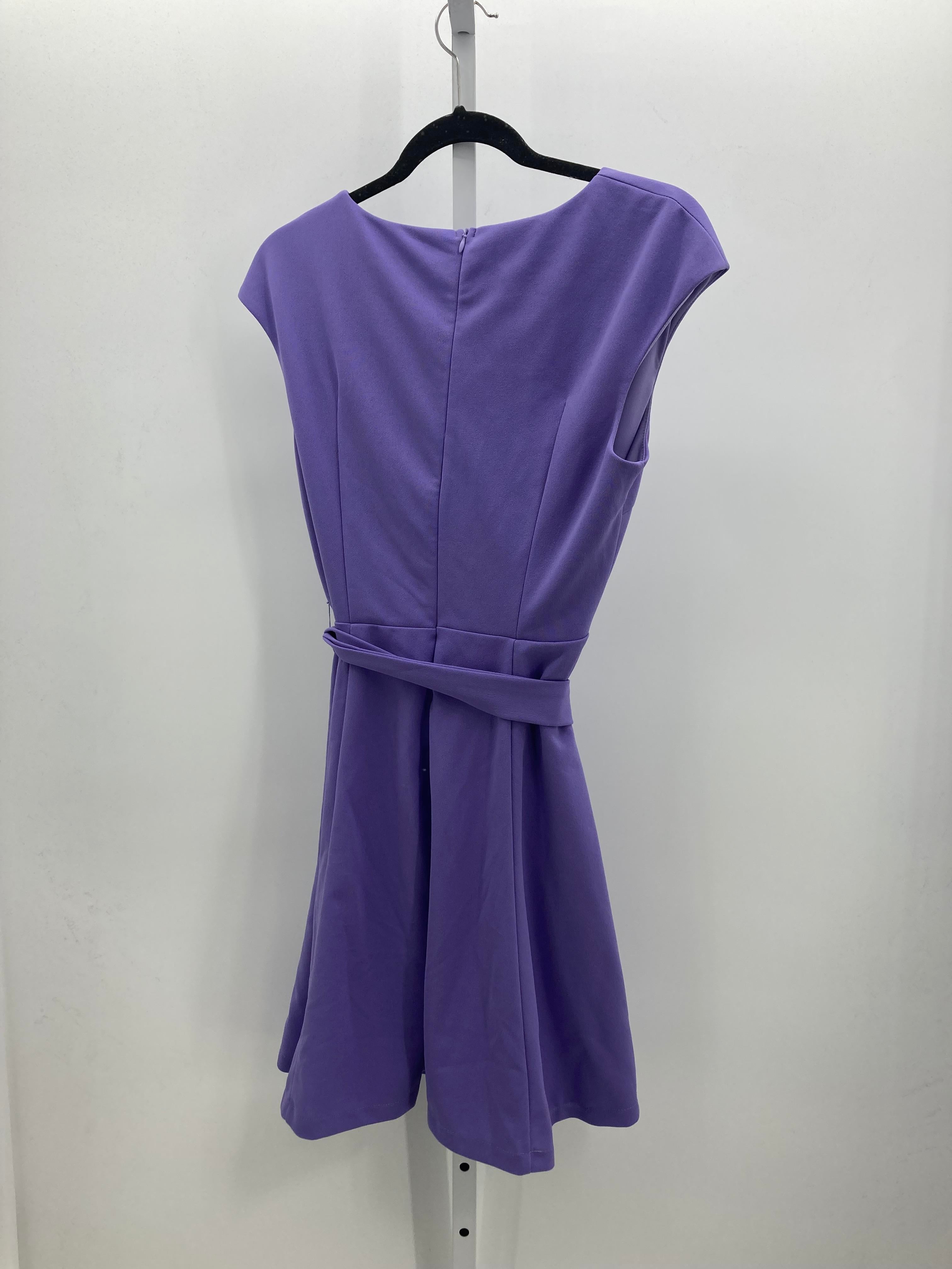 Size Large Misses Sleeveless Dress