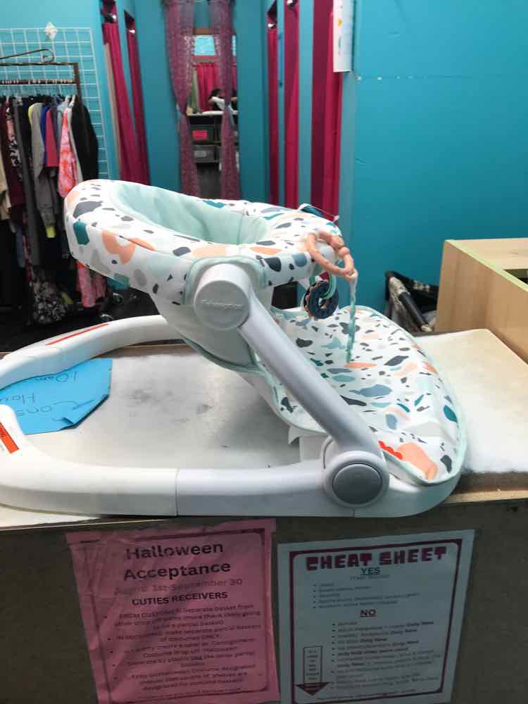 Fisher Price Infant Seat with toys attached, white/blue/peach