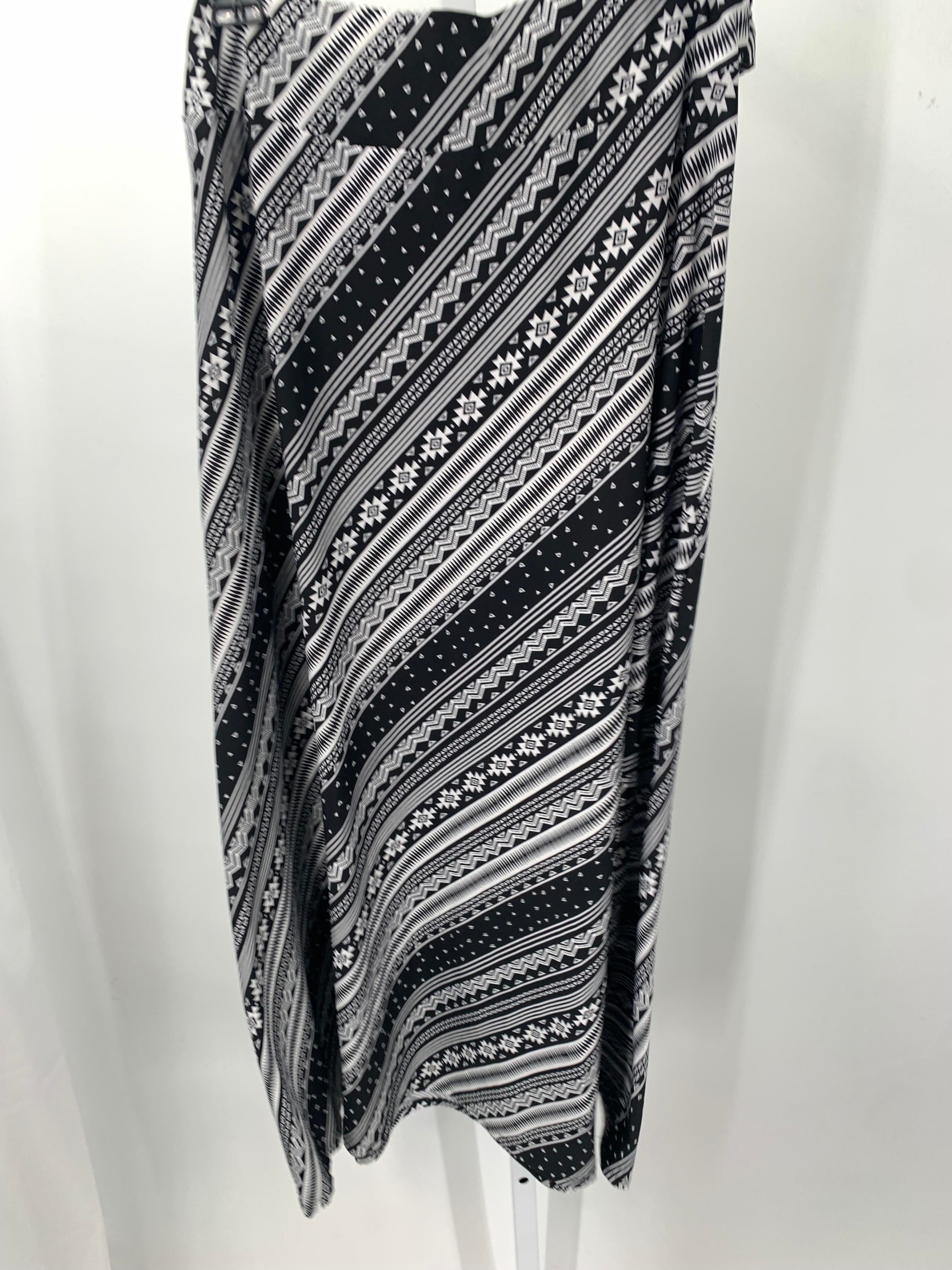 Robert Louis Size Medium Misses Skirt