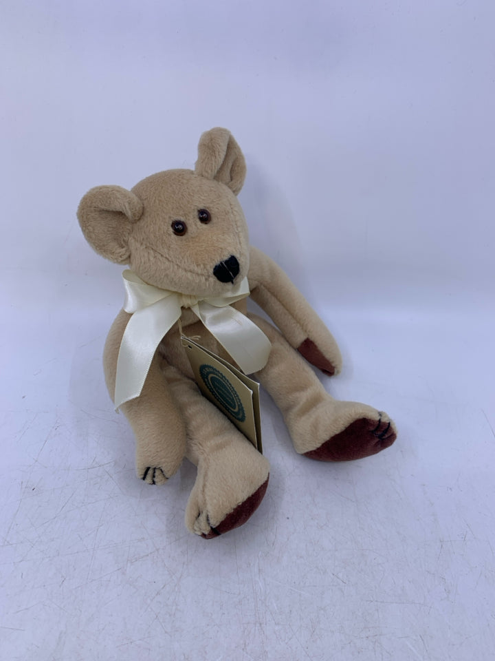 TAN BEAR W/ BROWN PAWS.