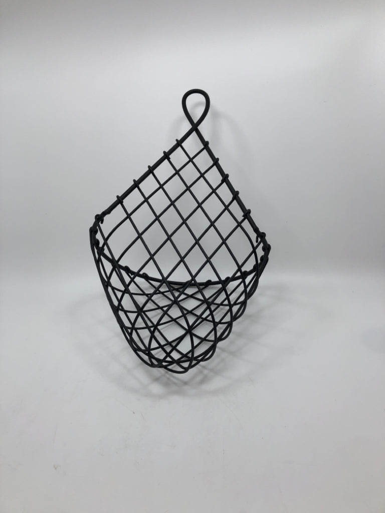BLACK METAL WALL BASKET.