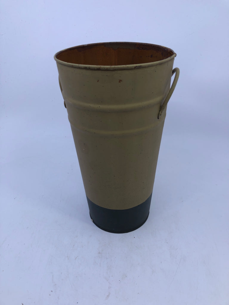 METAL TAN VASE W/ RED PAINTED HOUSE PRIMITIVE.