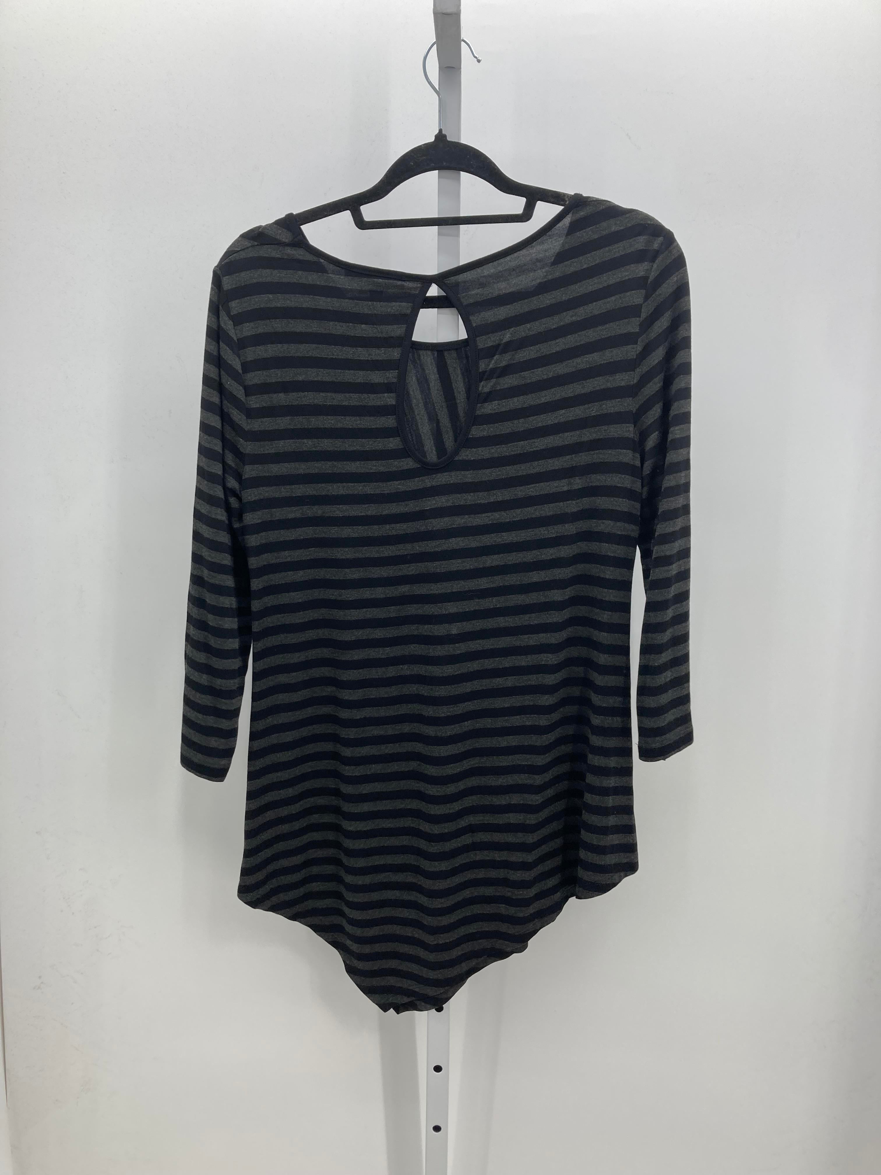Cable & Gauge Size Medium Misses 3/4 Sleeve Shirt